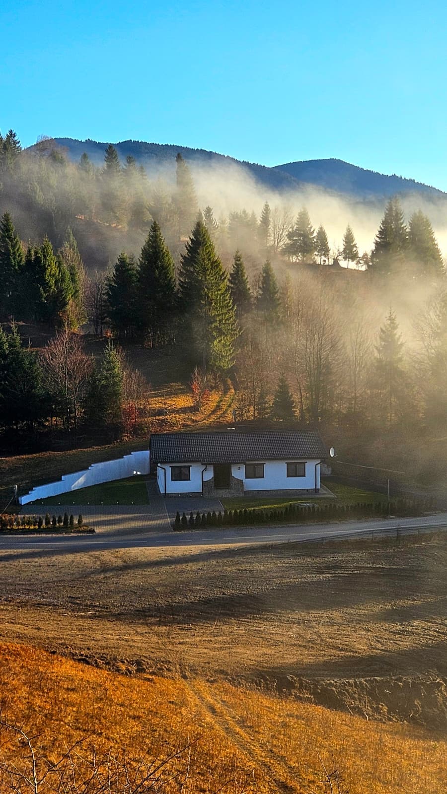 Ceață peste lacul Colibița